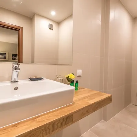 Apartmanhotel White Lavina - Ski, Bike, Hike