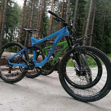 White Lavina - Ski, Bike, Hike Apartmanhotel Banszko