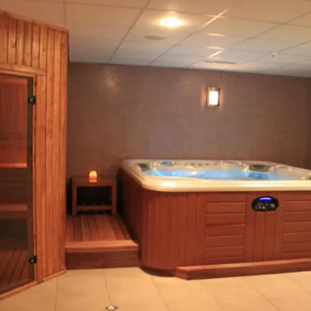 White Lavina - Ski, Bike, Hike Banszko