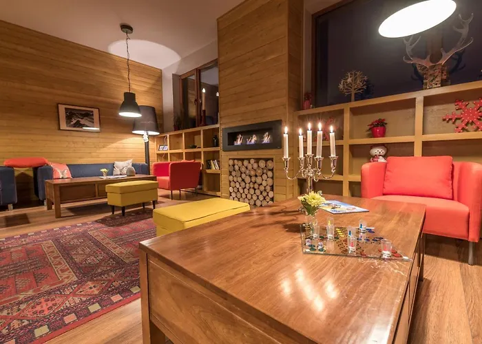 White Lavina - Ski, Bike, Hike Апартхотел Банско