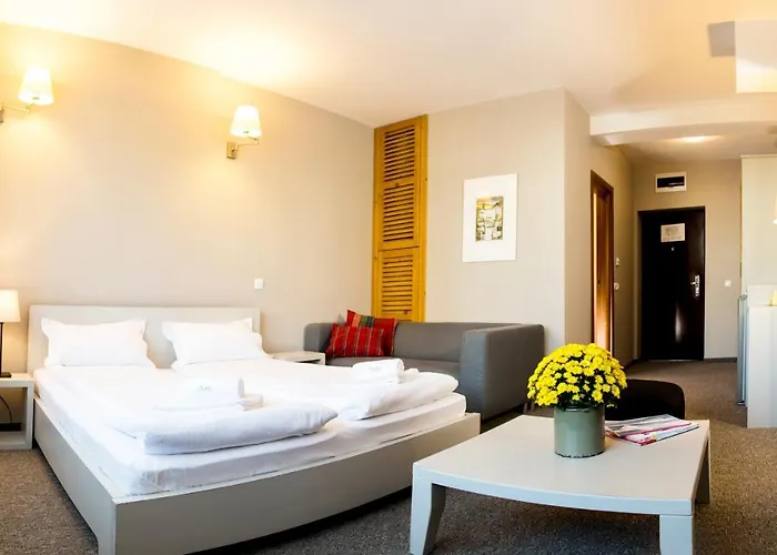 White Lavina - Ski, Bike, Hike Апартхотел 4*