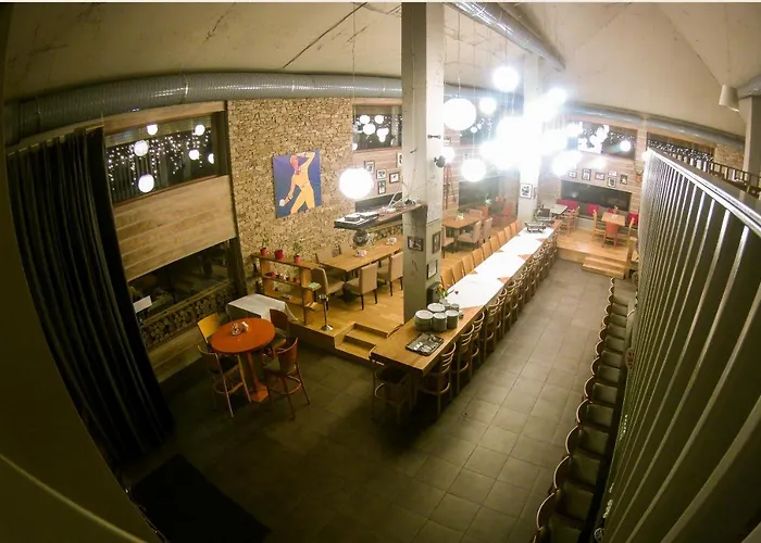 White Lavina - Ski, Bike, Hike Апартхотел